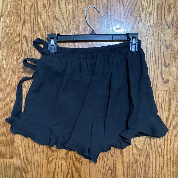 American threads black skort, ruffle tie, size: S - Picture 2 of 3